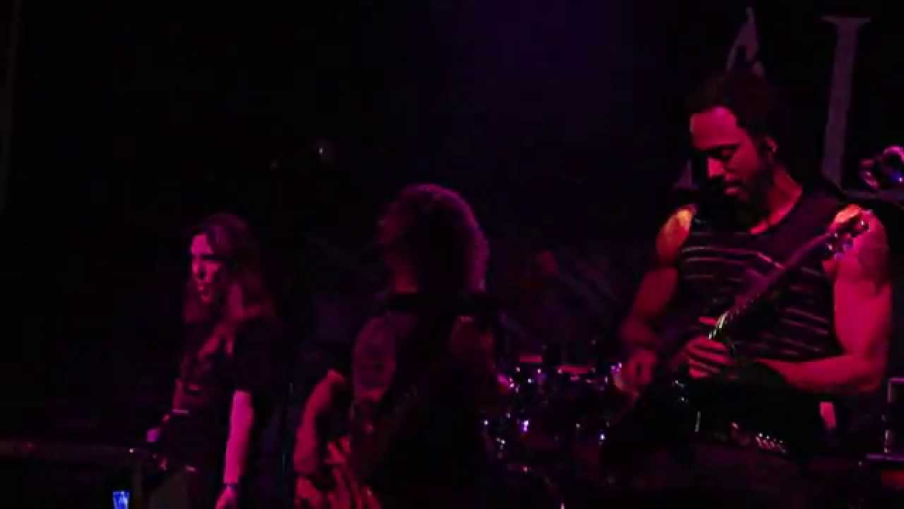 Almah - Hypnotized/Beyond Tomorrow (Live Bar Manifesto 29/10/2011)
