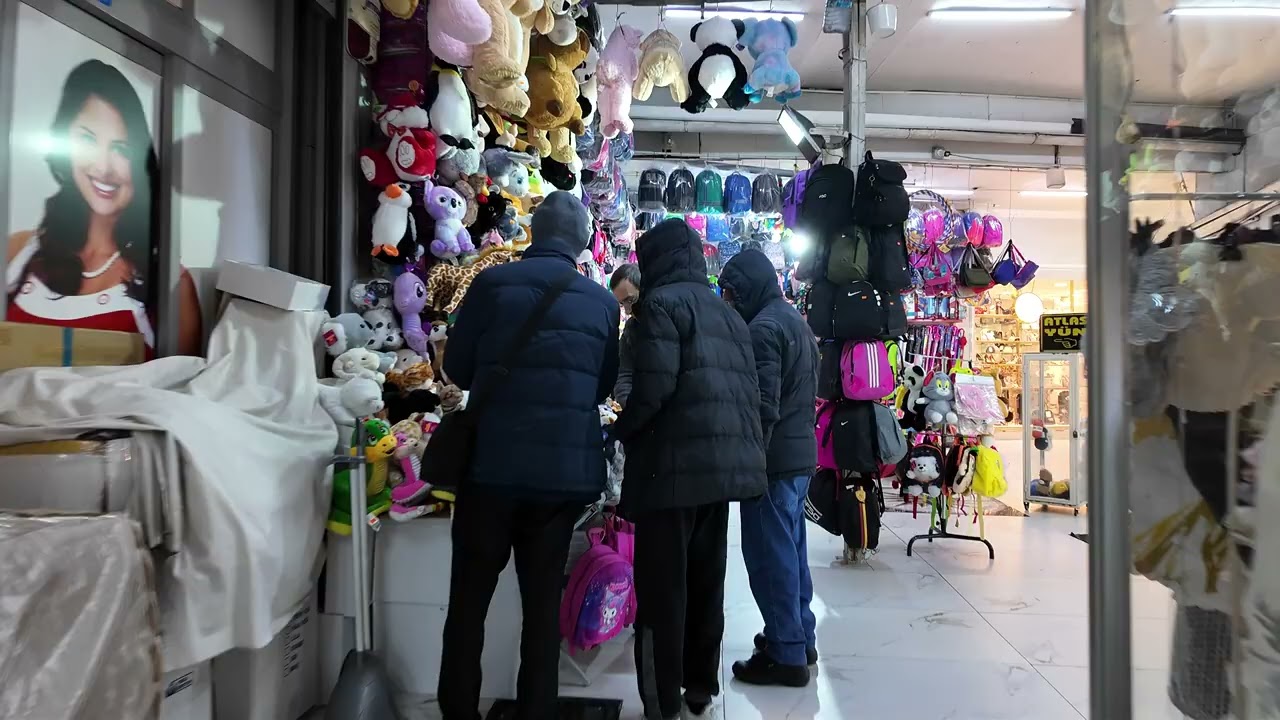 İSTANBUL ÜSKÜDAR SOKAKLAR CADDELER RENKLİ HAYATLAR İNSANLAR ÇOK GÜZEL GÖRÜNTÜLER
