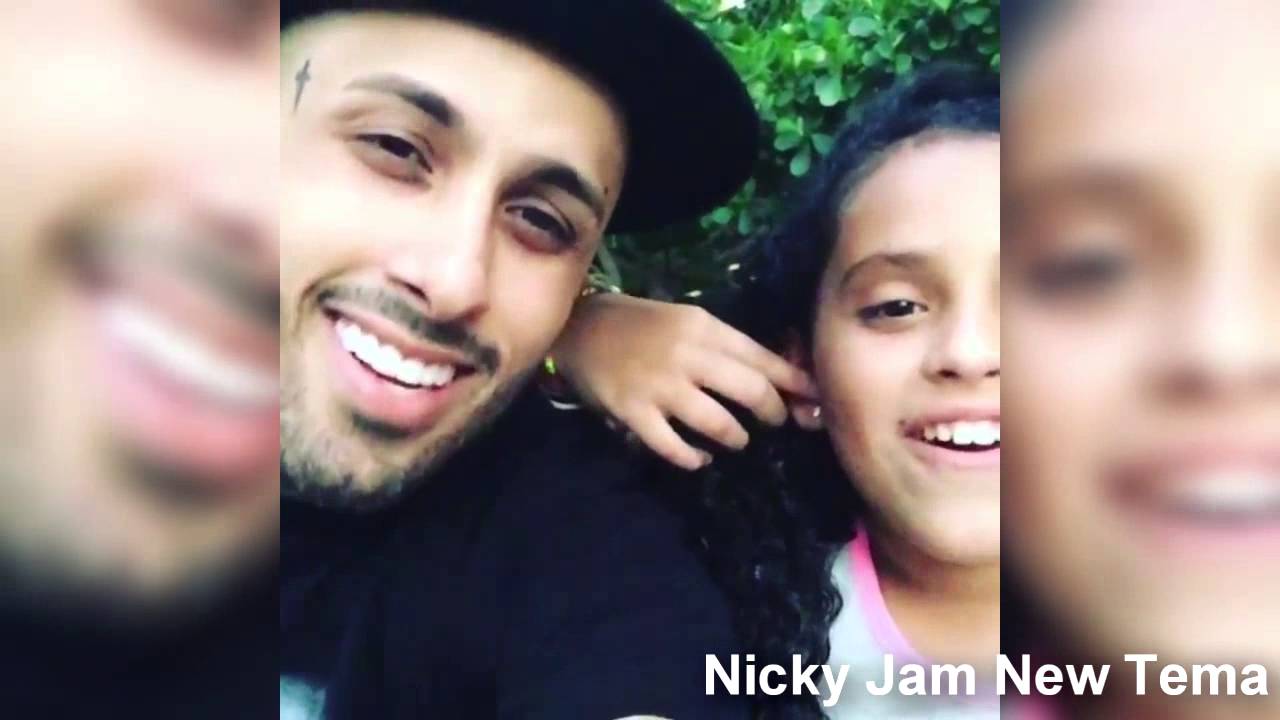 Nicky Jam Cantando Nuevo Tema con su Hija 2015