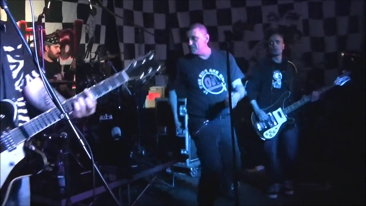 Gozzilla e le tre bambine coi baffi - vermi live@Crash!