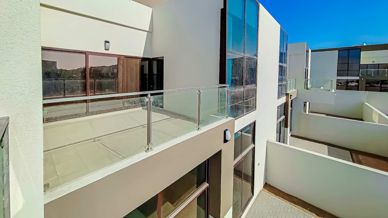 Sense at The Fields | MBR City | District 11 | 3BR+Maid | Mid Unit | Single Row