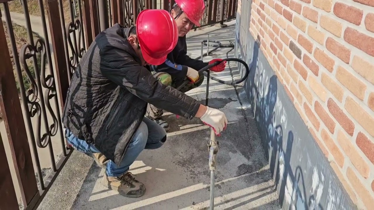 화성시 적벽돌건물 바닥벽균열과지반참하로 밑집으로붕괴 지반침허보강