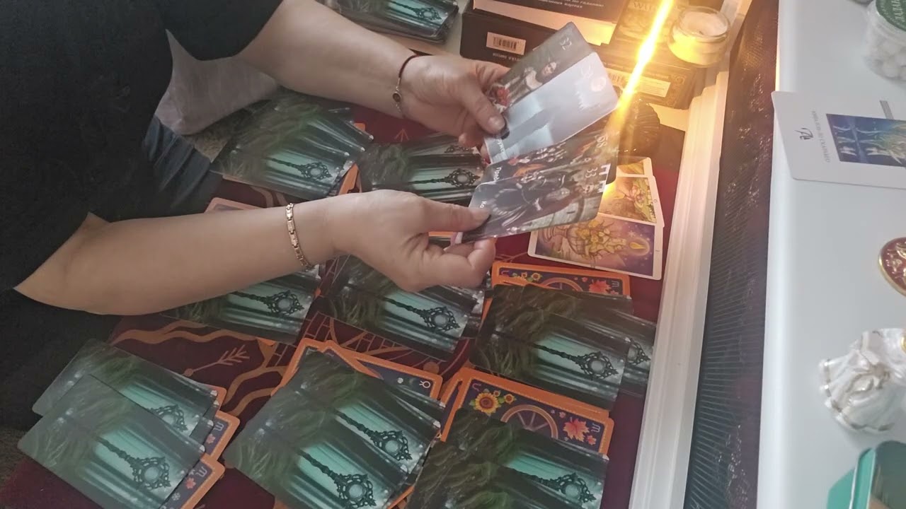 Его сегодняшняя жизнь без вас🤔#таро #гаданиенапару 