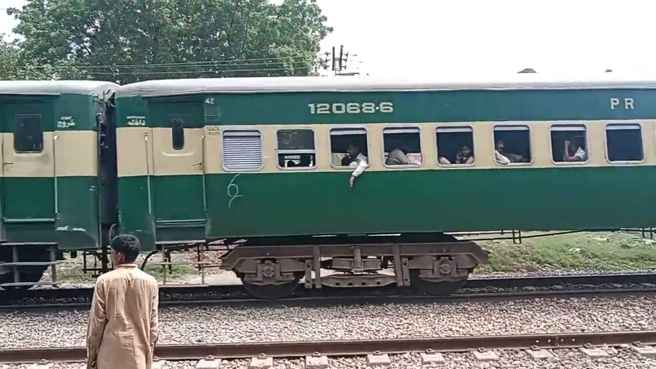 Lahore to Faisalabad fast train service/ Pakistan railway
