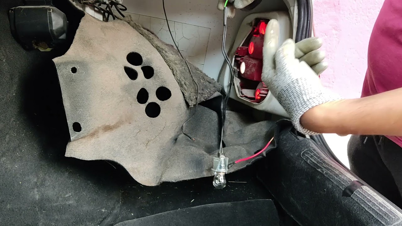 😱✅¿Cómo instalar luces led universales en calaveras y euro-switch?// 😎🚘Derby #1