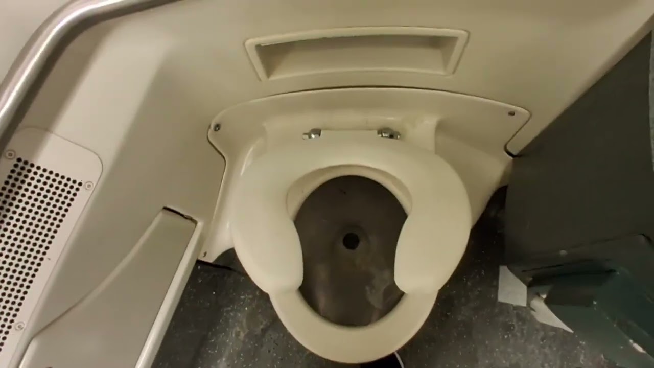 MTA Metro-North Railroad M7 restroom 