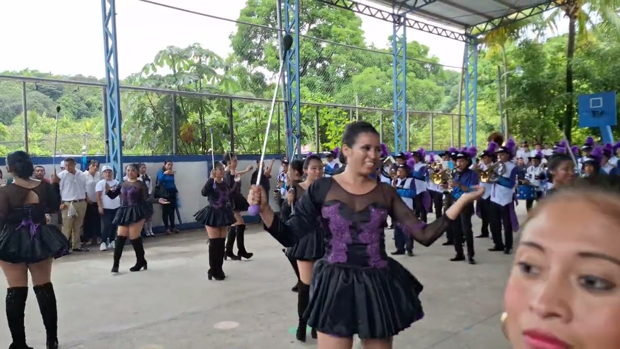 CENTRO ESCOLAR DE HUIZUCAR.  Desfile 15 de septiembre.  Huizucar 