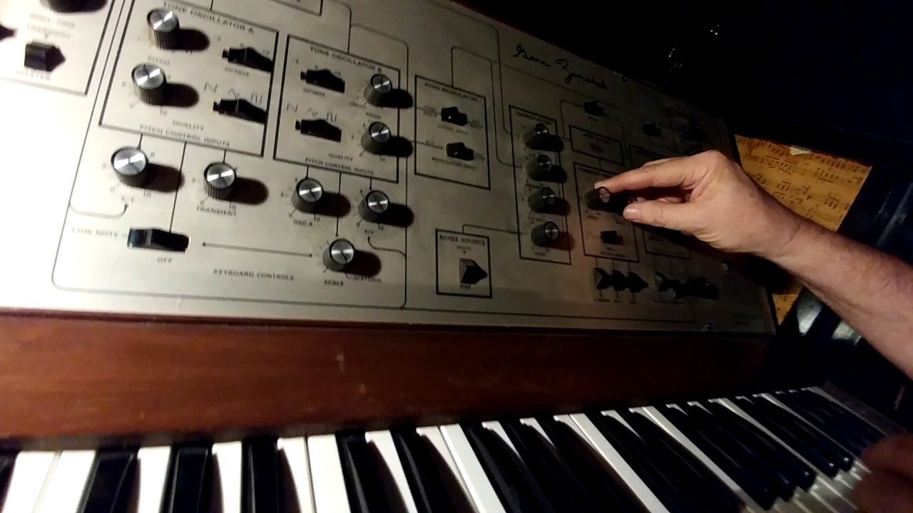 MOOG MuSonics Sonic V 1972 vintage synthesizer demo