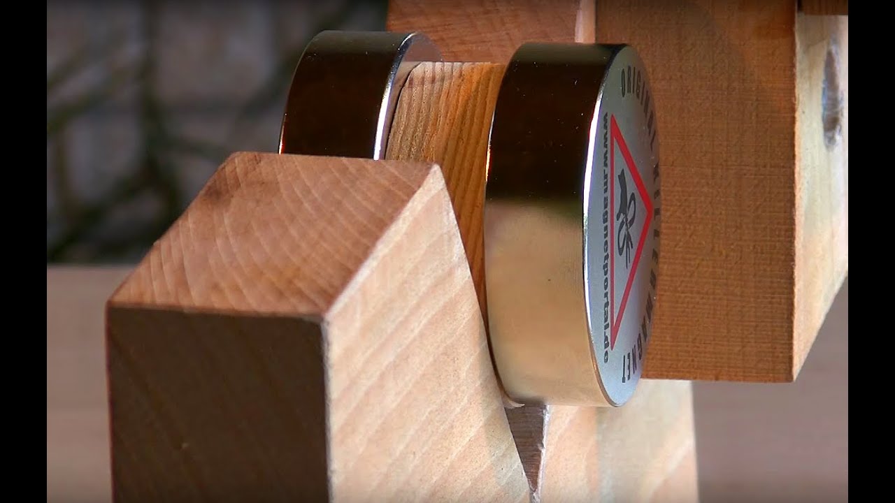 Separating large neodymium magnets