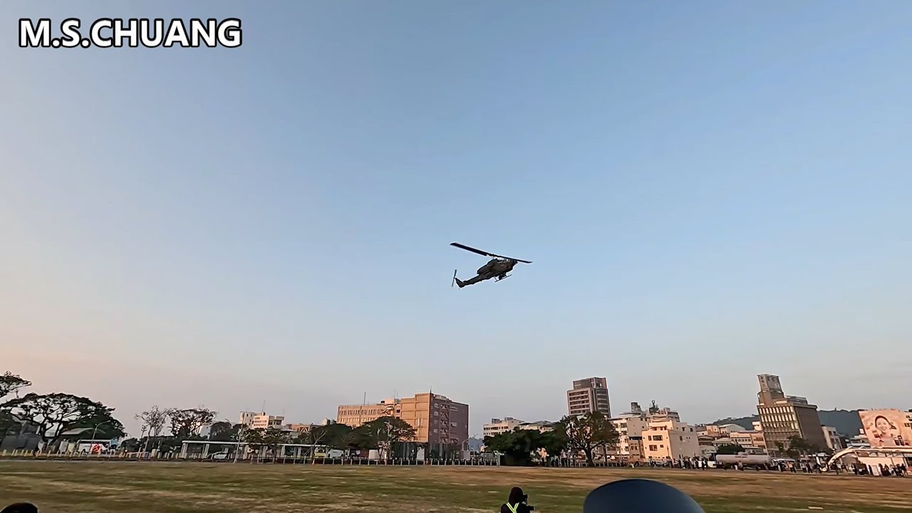 113/12/15【軍隊】2024駁二動漫祭  AH-1W眼鏡蛇攻擊直升機、OH-58D戰搜直升機 降落哈瑪星鐵道文化園區  （Gopro版）