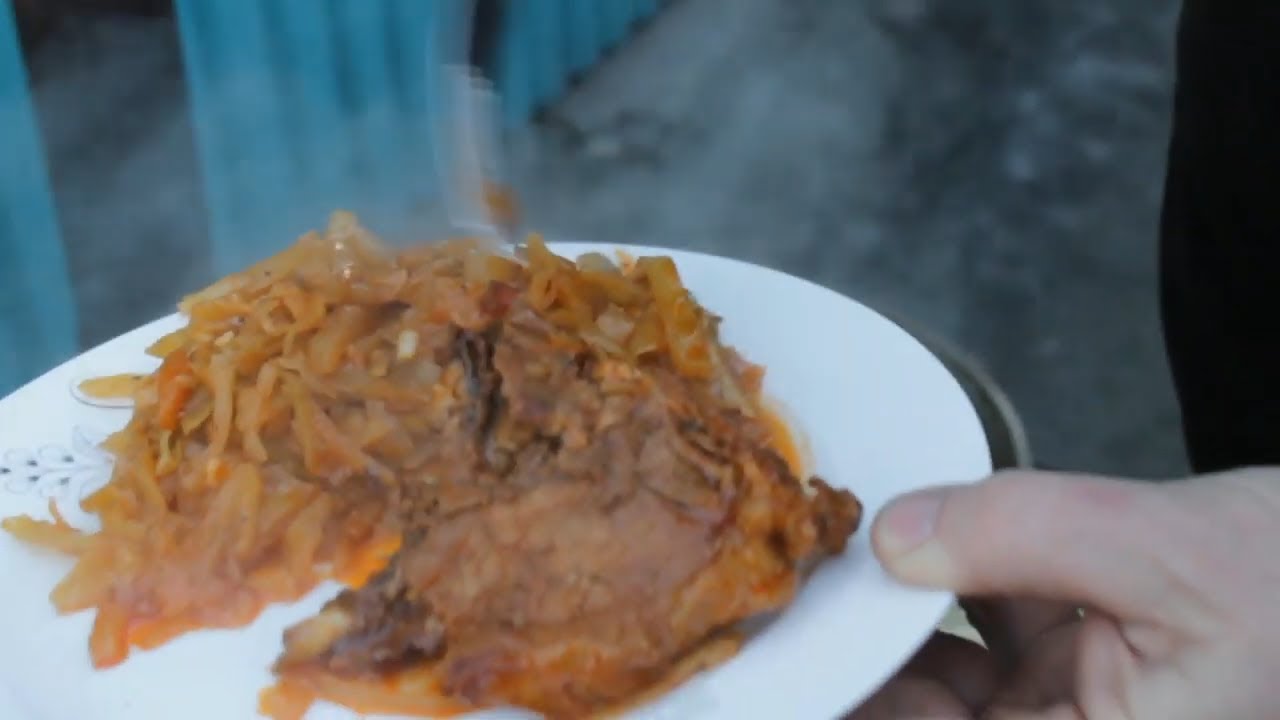 ТУШЁНАЯ КАПУСТА С МЯСОМ В КАЗАНЕ НА СВЕЖЕМ ВОЗДУХЕ