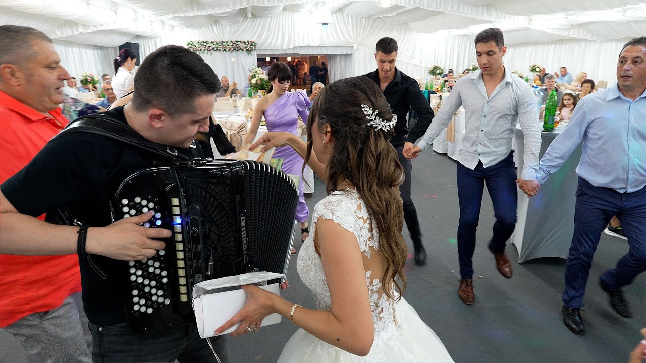 Kad mlada okiti muzicare, a omladina pokida kolo - Aca Nikolić Brajić i Milan Strasni,svadba Selevac