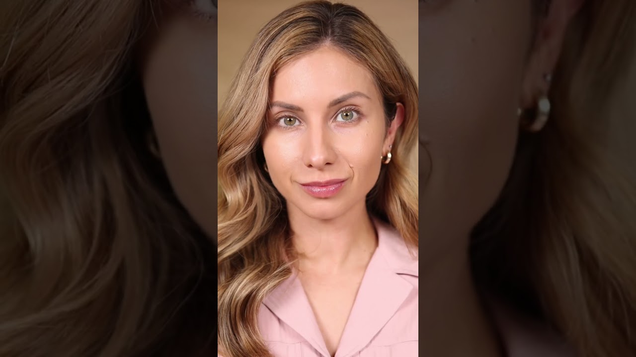 Я в шоке от того, как сильно мне нравится этот тональный крем! Отлично подходит для зрелой кожи.