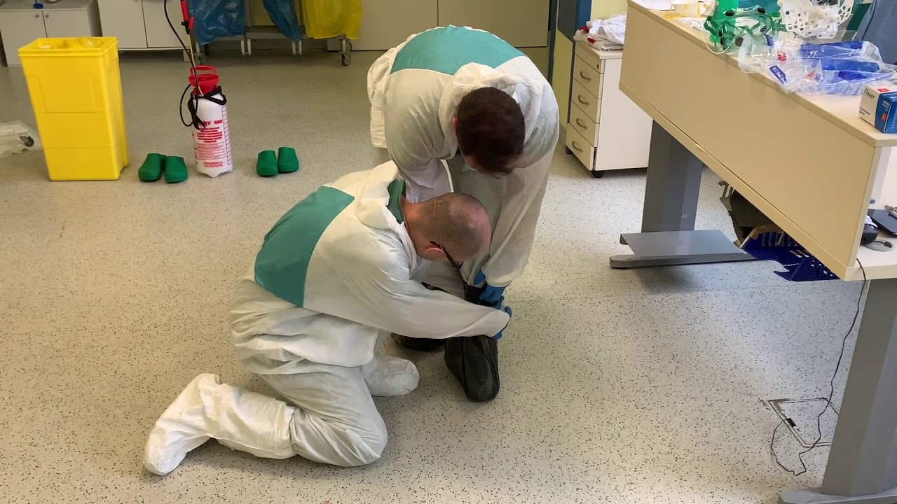 Bezpečné obliekanie ochranných prostriedkov so stupňom ochrany 3