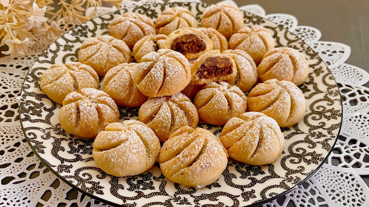 Эти печенья просто тают во рту! Вкусные и простые в приготовлении, всего из нескольких ингредиентов!