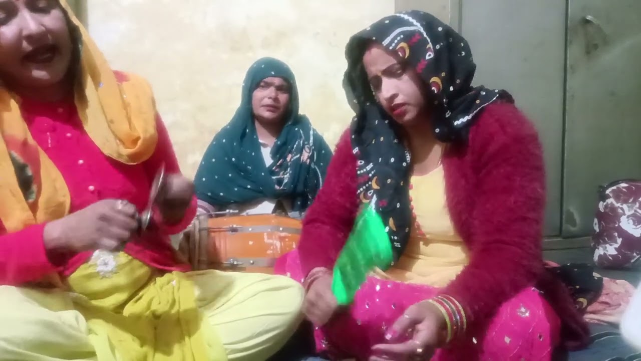 मैंने ओढ़ी बेल गुलाबी mene odhi bele gulabi 
