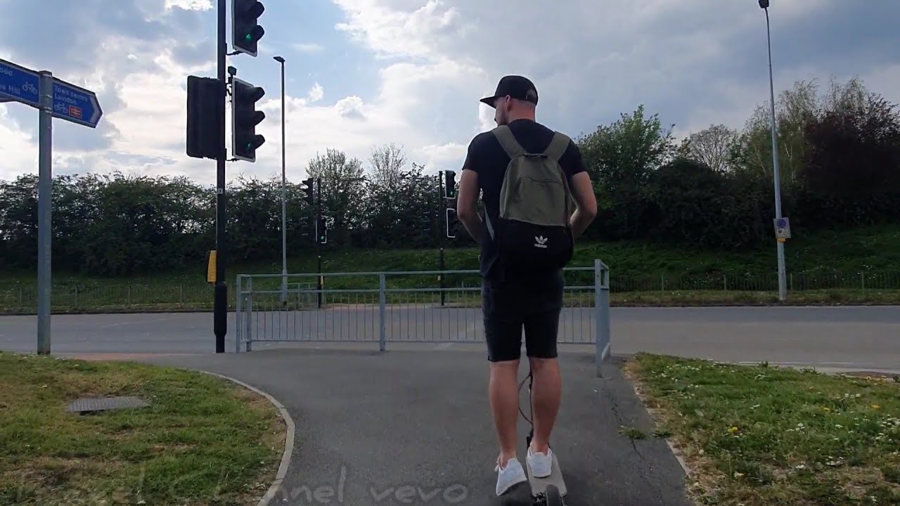 Tour of Basildon, UK, 2020 (walk VIDEO)