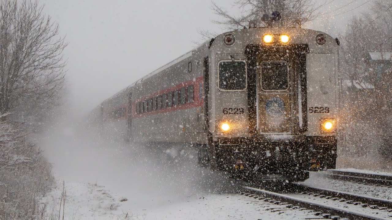 [RR] - Snowstorm Metro-North and Amtrak Trains on the Hudson Line