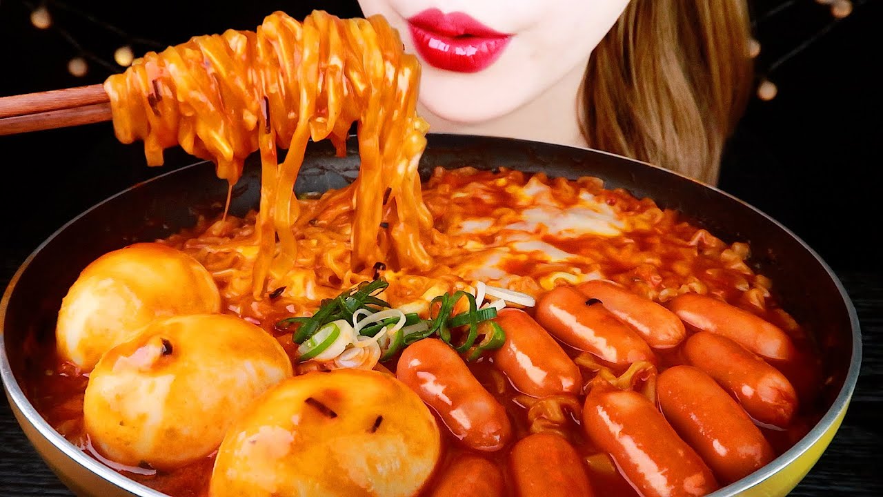 ASMR CHEESY FIRE NOODLES 뜨끈한 치즈 불닭볶음탕면 먹방 EATING SOUNDS MUKBANG 咀嚼音