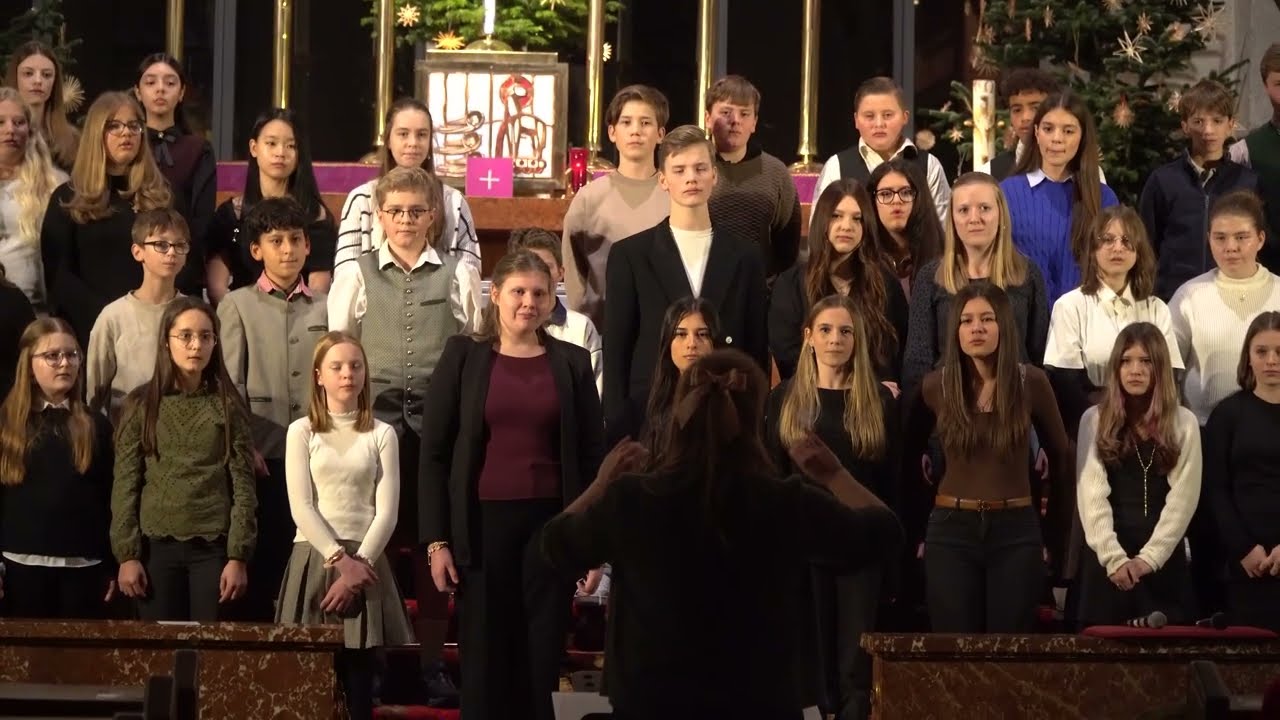 Celebrate! Vorweihnachtliches Konzert. MMS Maxglan 2