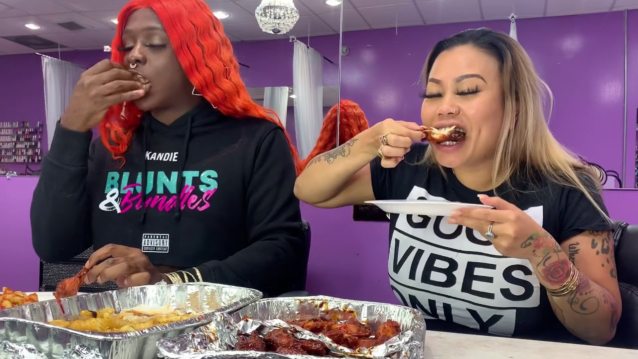 Kandie bringing me Hot Wings to work MUKBANG