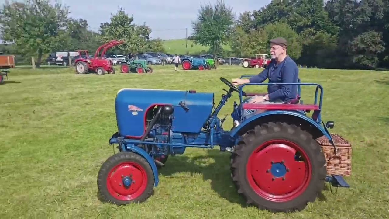 Mit dem Eicher-Traktor zum Treckertreffen