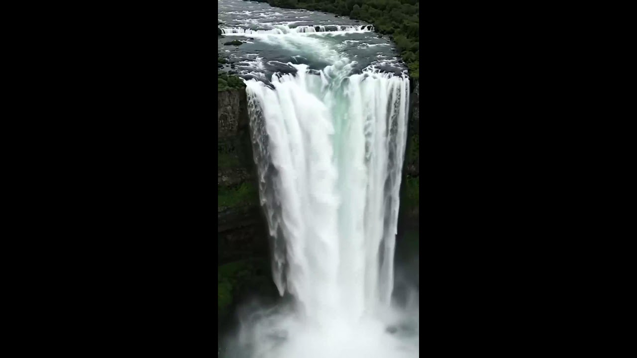 منظر خلاب شلالات نياجرا