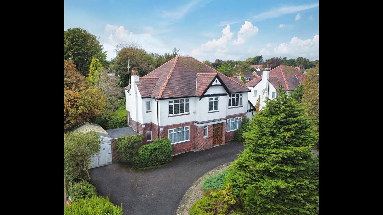 Chris Tinsley Estate Agents, For Sale, A Four Bedroom Double Fronted Detached Family House.