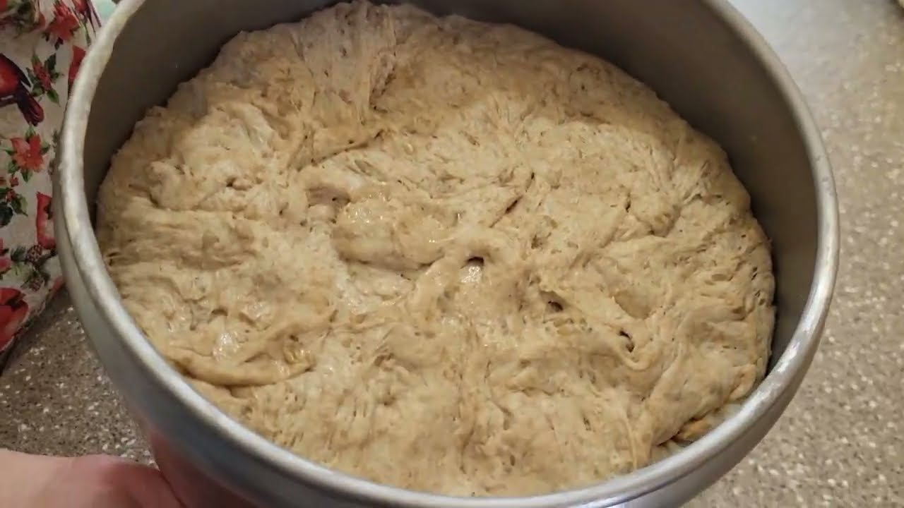 SOUR DOUGH BREAD WITH HERITAGE GRAINS. ORGANIC.