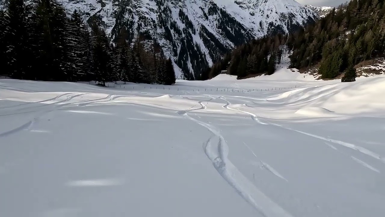Micro ski tour in Val Ferret