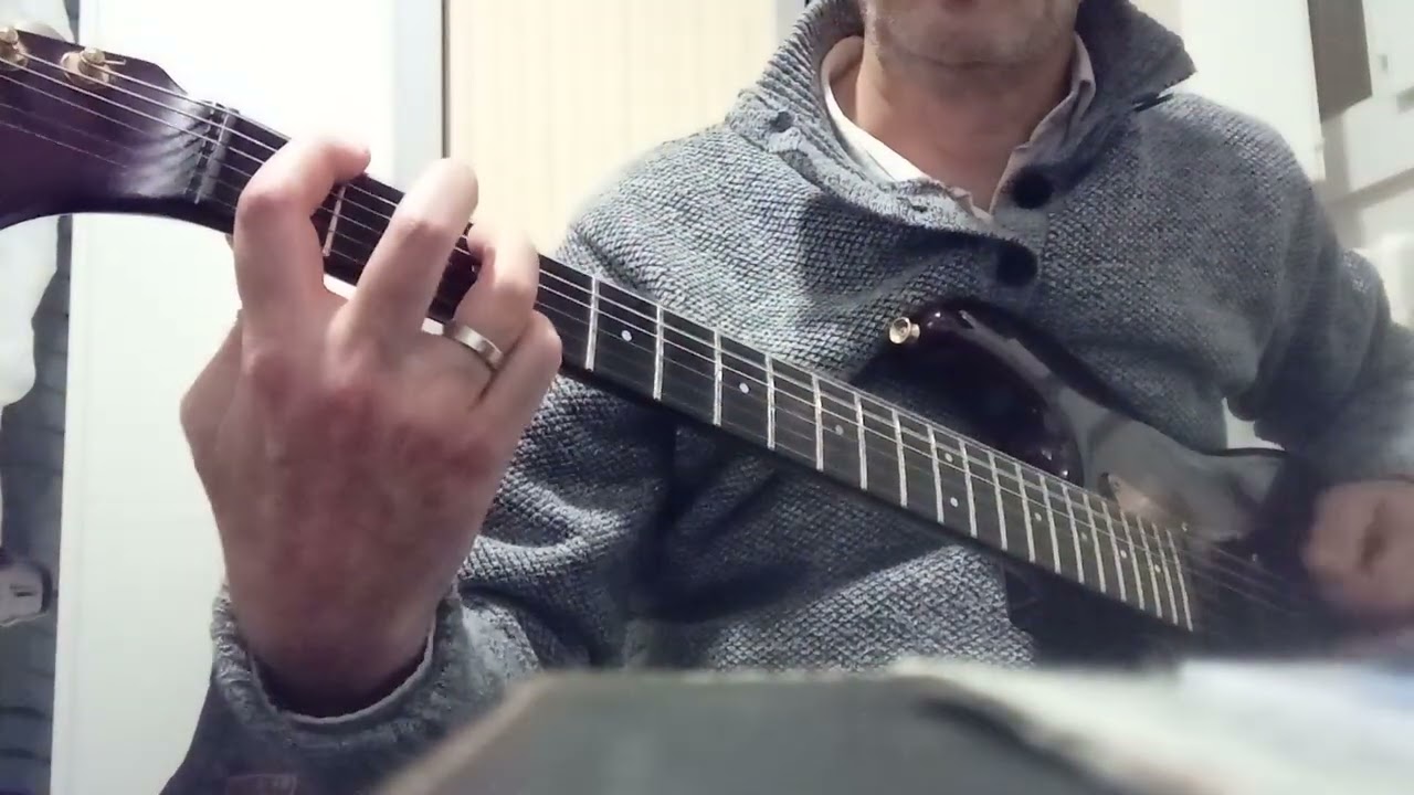 Comment jouer Enter sandman ( guitare rythmique)
