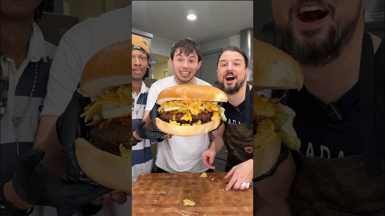 Mac & Cheese Burger 🍔 w/ 