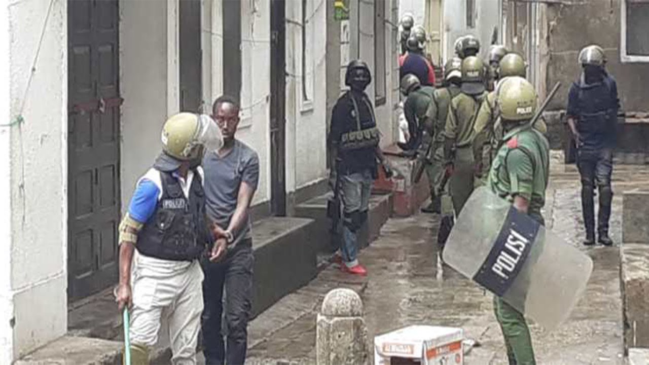 Polisi watumia mabomu ya Machozi kutawanya wananchi Zanzibar.