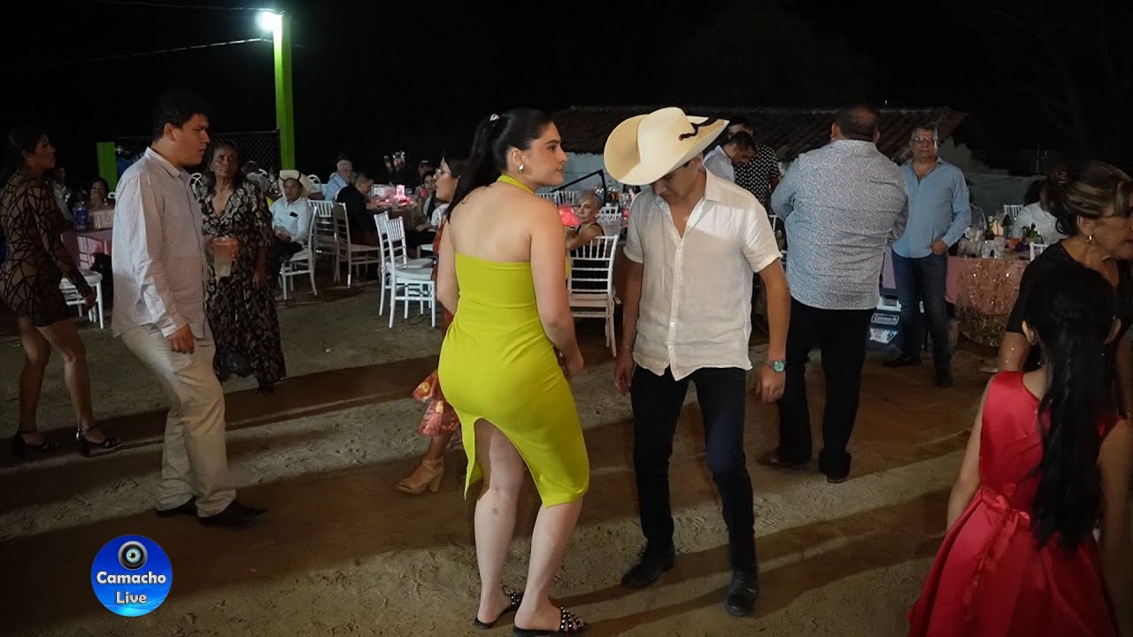 Y SIGUE LA FIESTA CON LOS NUMERO 1 BYC #guerreromexico #bailestierracaliente #boda #baile