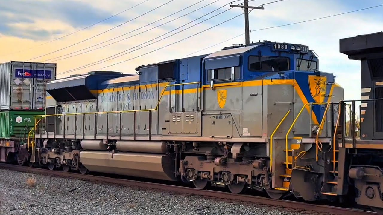 Delaware & Hudson Heritage Unit as 1st MDPU on daily 27A Intermodal plus normal mixed freight. 