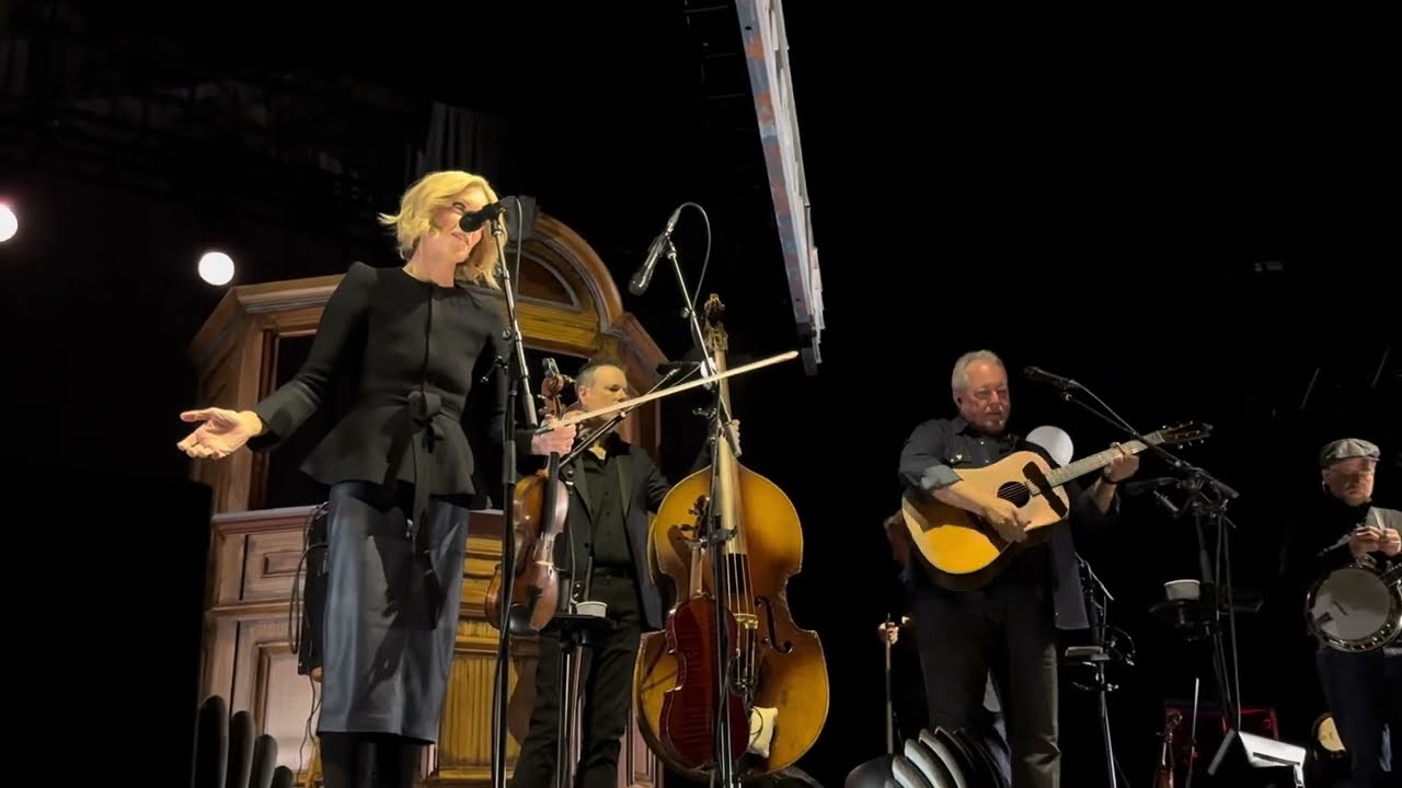 Alison Krauss & Union Station “Sawing On the Strings” Louisville Palace-Louisville, Ky 4/17/2025