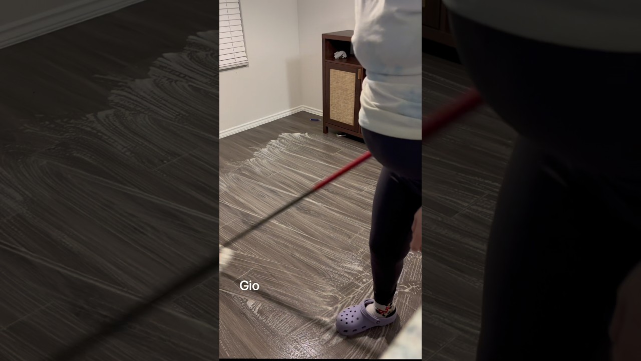 Soapy floor mop 