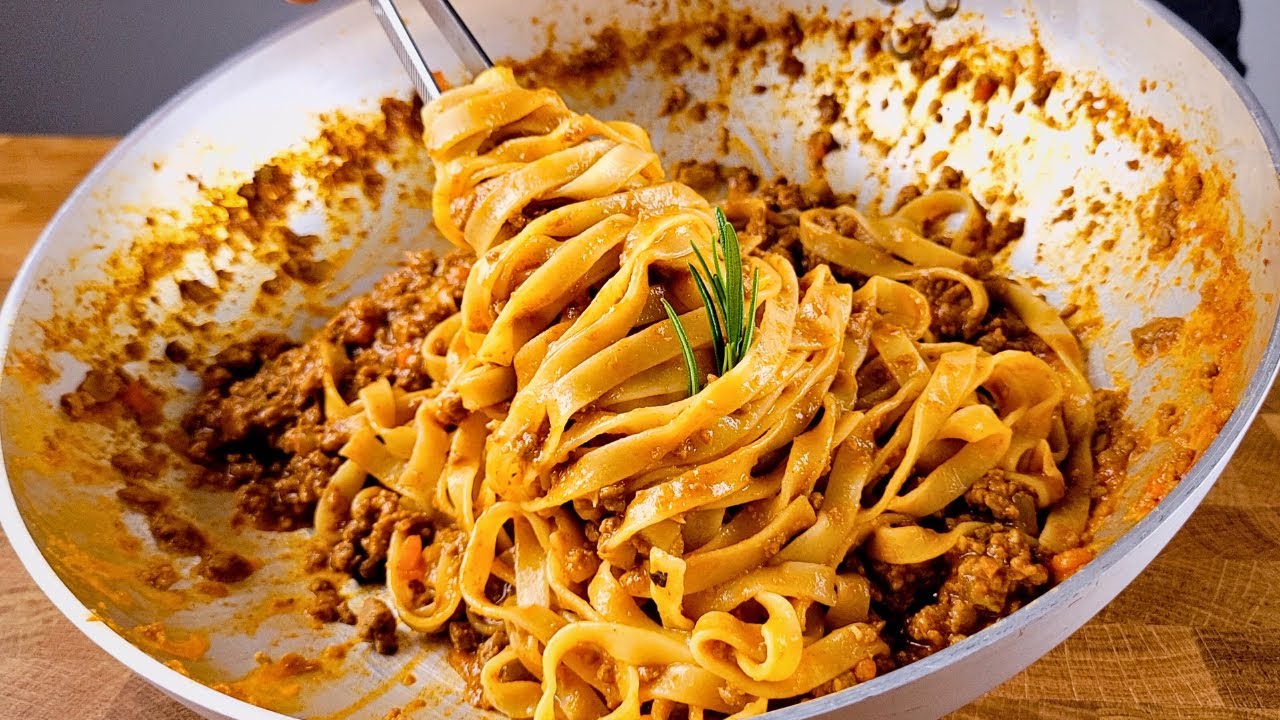 Такой вкусной пасты я еще не ел! Известный рецепт тальятелле болоньезе и соуса болоньезе.