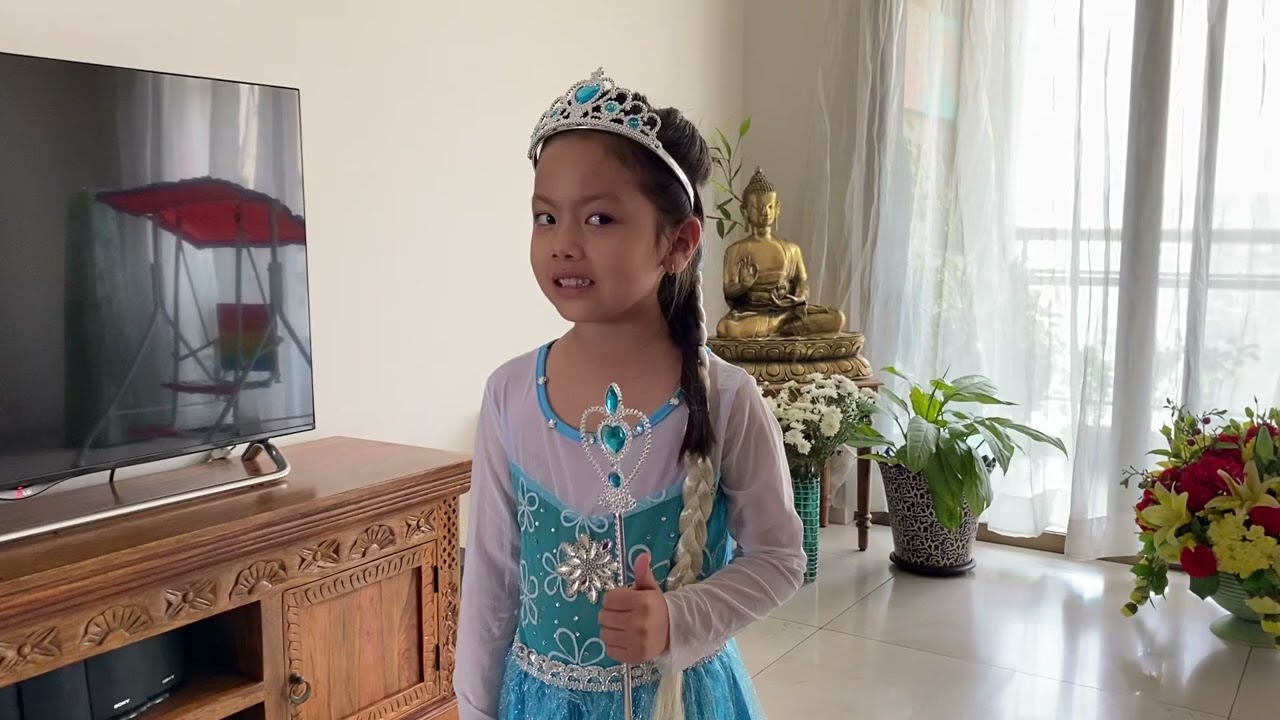 Frozen Yangkyi Elsa is singing