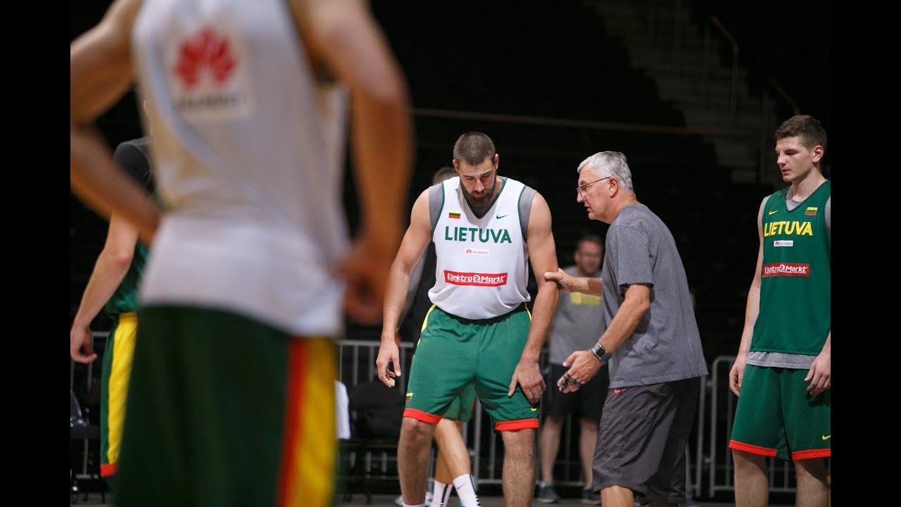 Jono Kazlausko mintys apie atsisakytus žaidėjus ir artėjantį turnyrą