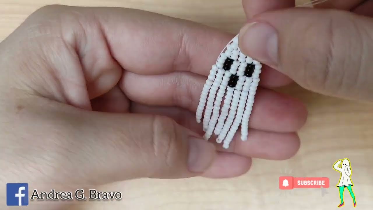 🕷️ cómo hacer aretes de fantasmas en Mostacillas, súper fácil!!!👻 Halloween 2021