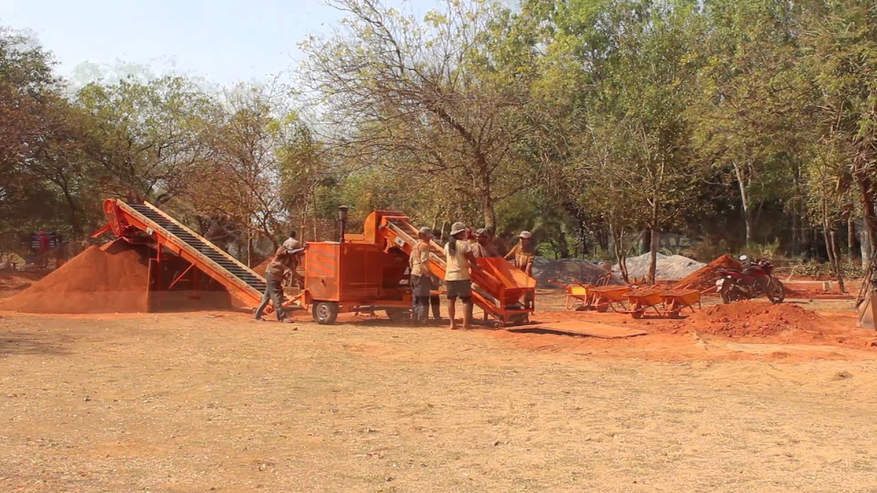 Auram Crusher  - Auroville Earth Institute & Aureka