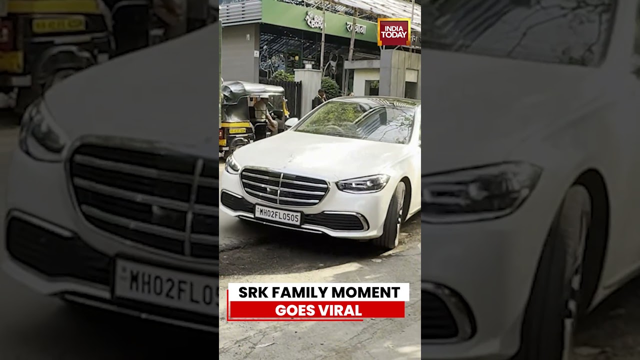 Shah Rukh Khan With Family In Andheri, Mumbai #shahrukhkhan #srk #bollywood #entertainment