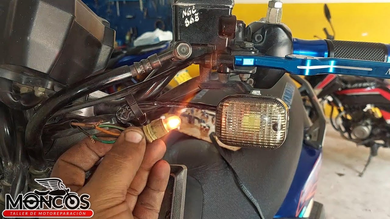 Luz LED en direccionales  no quiero que prendan los 4  al  mismo tiempo