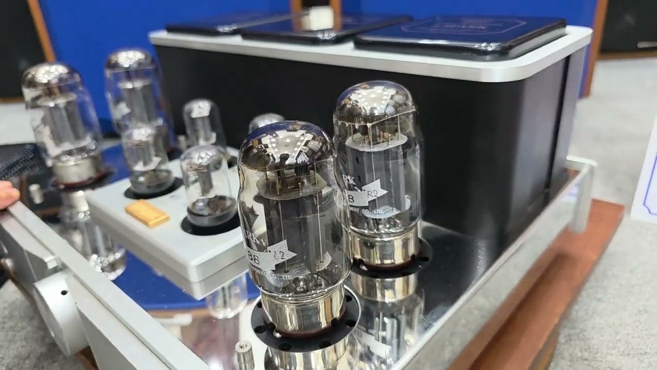 Thần Đèn Khủng Chuyên Trị Loa Lớn SPARK KT 88      ĐÁNH 4_16 Om         Quá Mới Và Đẹp