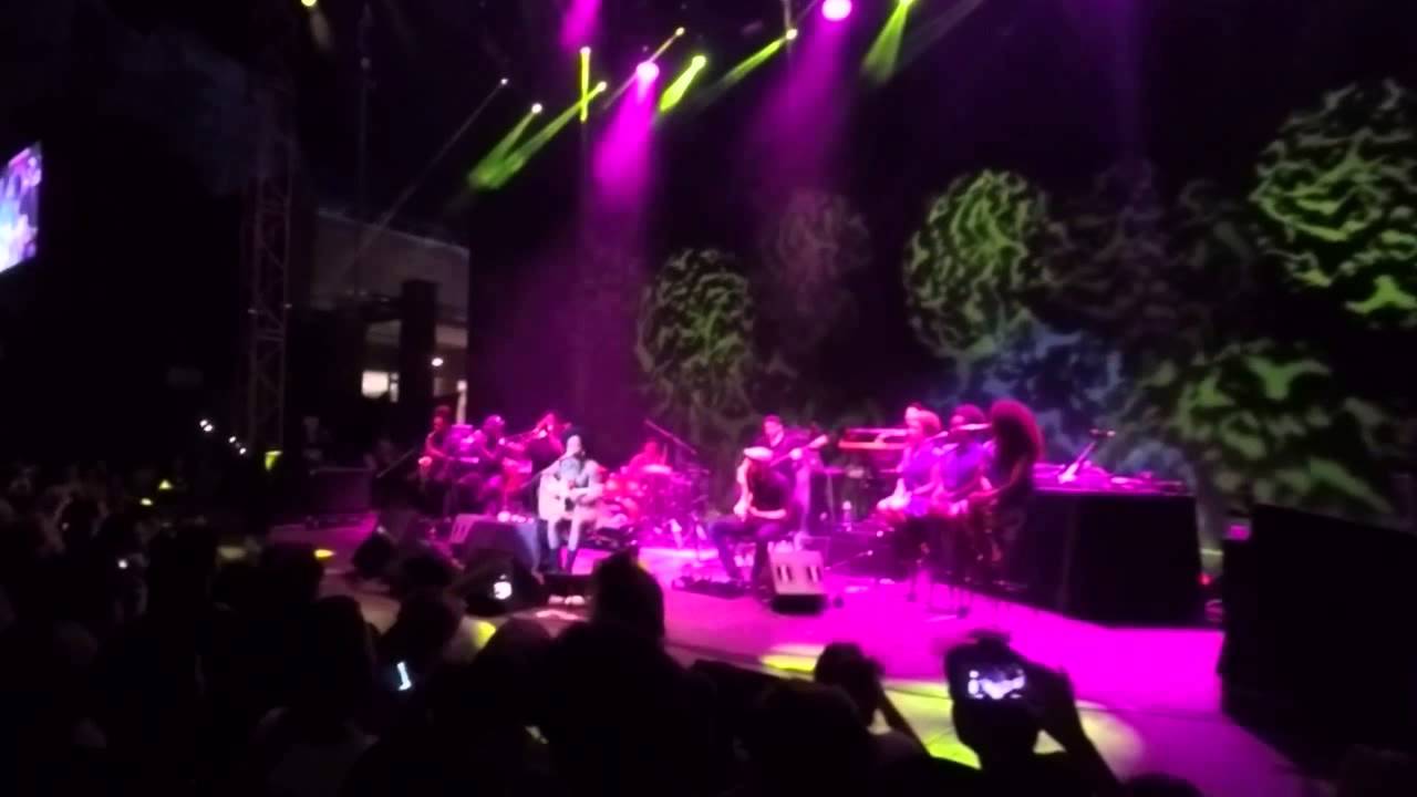 Ms Lauryn Hill - I Gotta Find Peace Of Mind live in Rome 2015