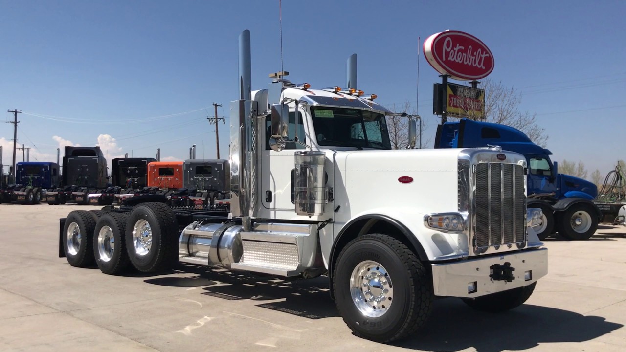 2020 Peterbilt 389 Heavy Haul, Day cab, Extended cab.