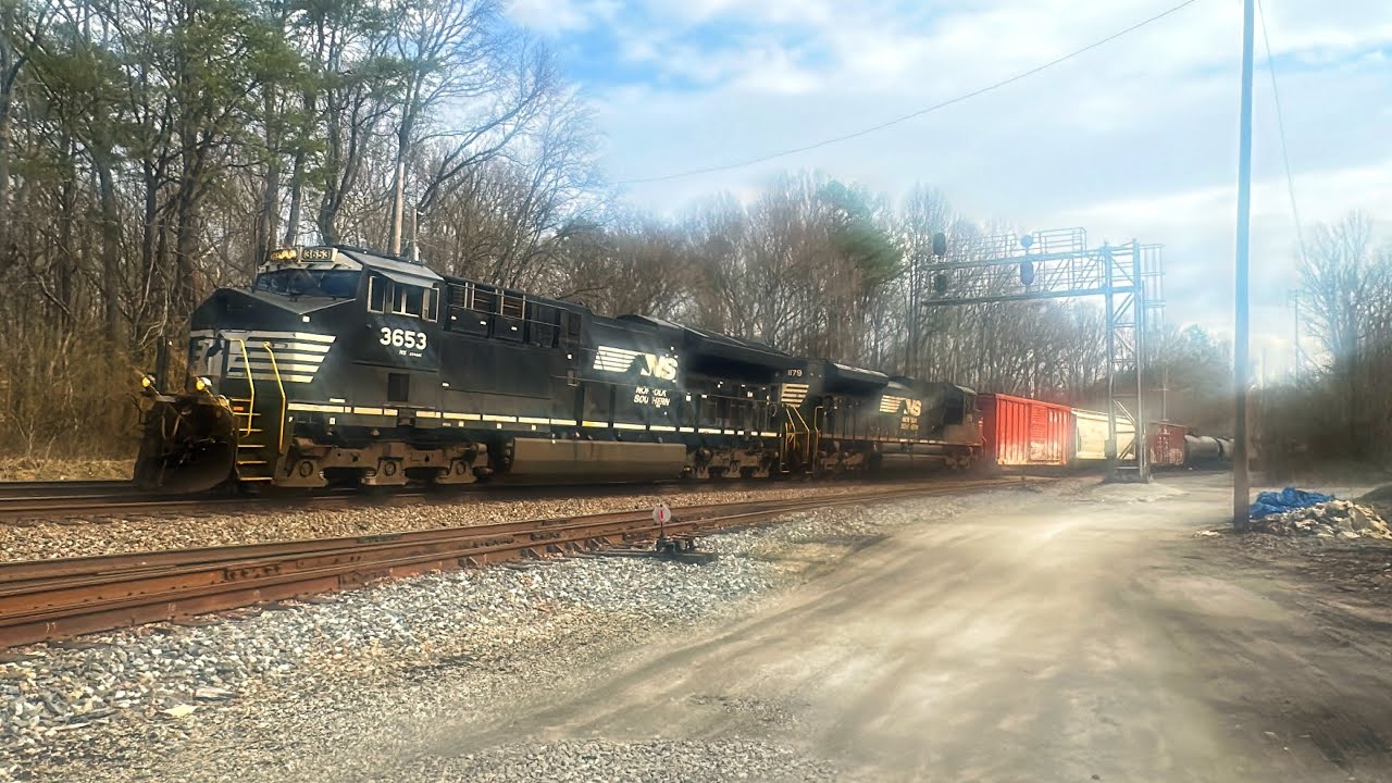 Norfolk Southern 171 heads Southbound at CP McCoy in Harriman Tennessee 