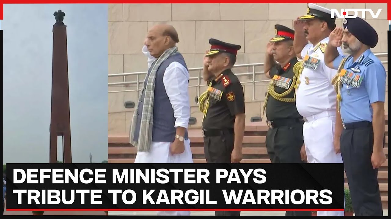 Defence Minister, India's Military Chiefs Pays Tribute To Kargil Warriors On 26th Vijay Diwas