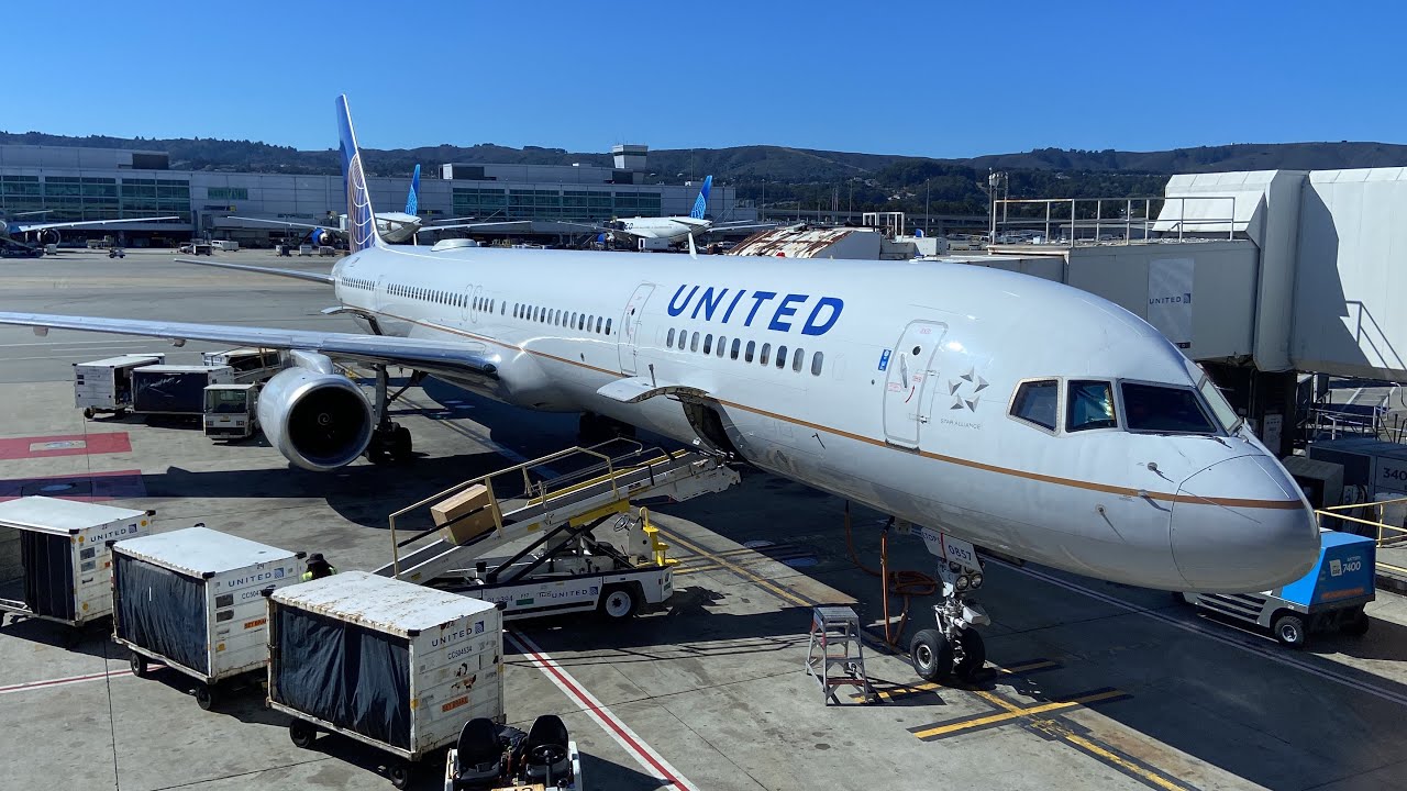 Los Angeles (LAX) ~ San Francisco (SFO) - United Airlines - Boeing 757-300 - Full Flight